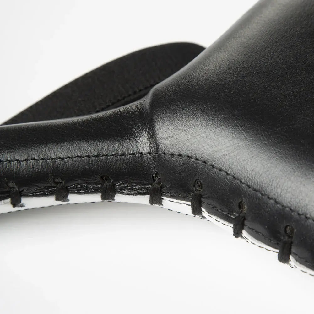 Handle and finishing details