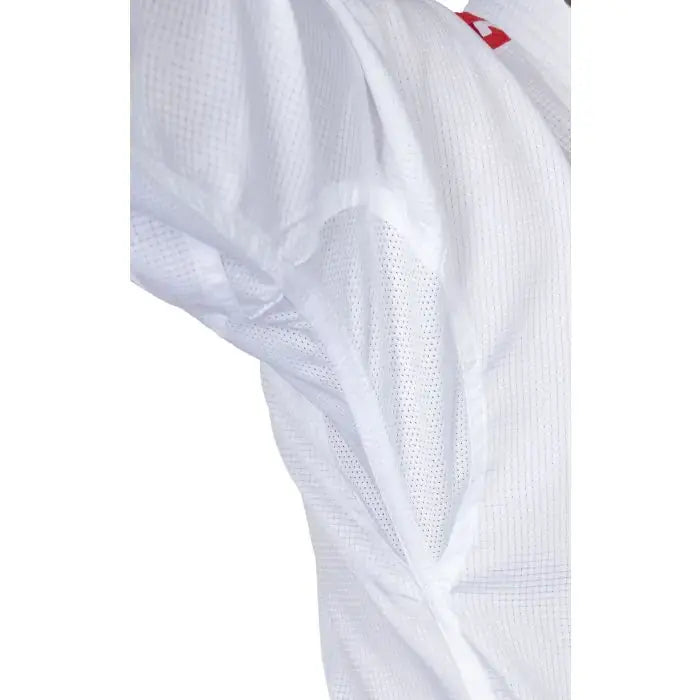 Air ventilation underneath the arms