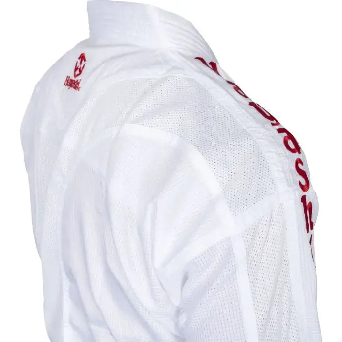 Air ventilation on the shoulder area