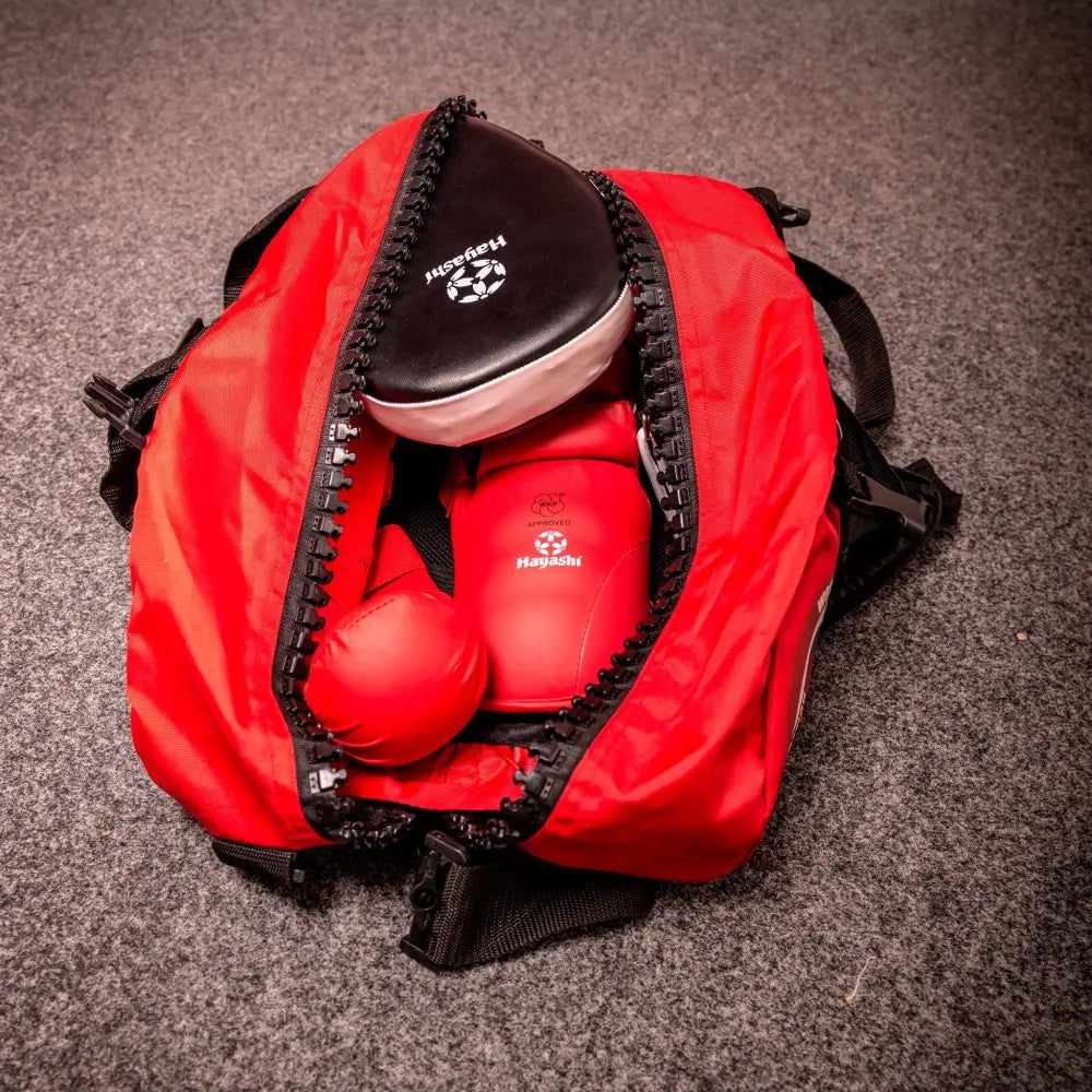 Spacious karate sports bag - mega zip closure