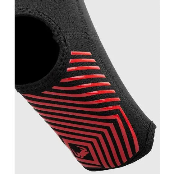 Neoprene grips on the base