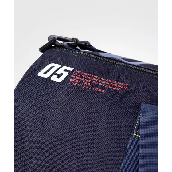05 text on the sports bag