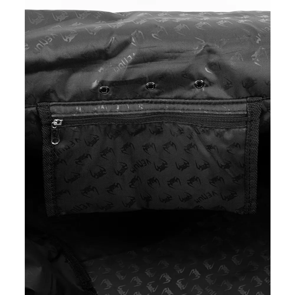 zip internal pockets