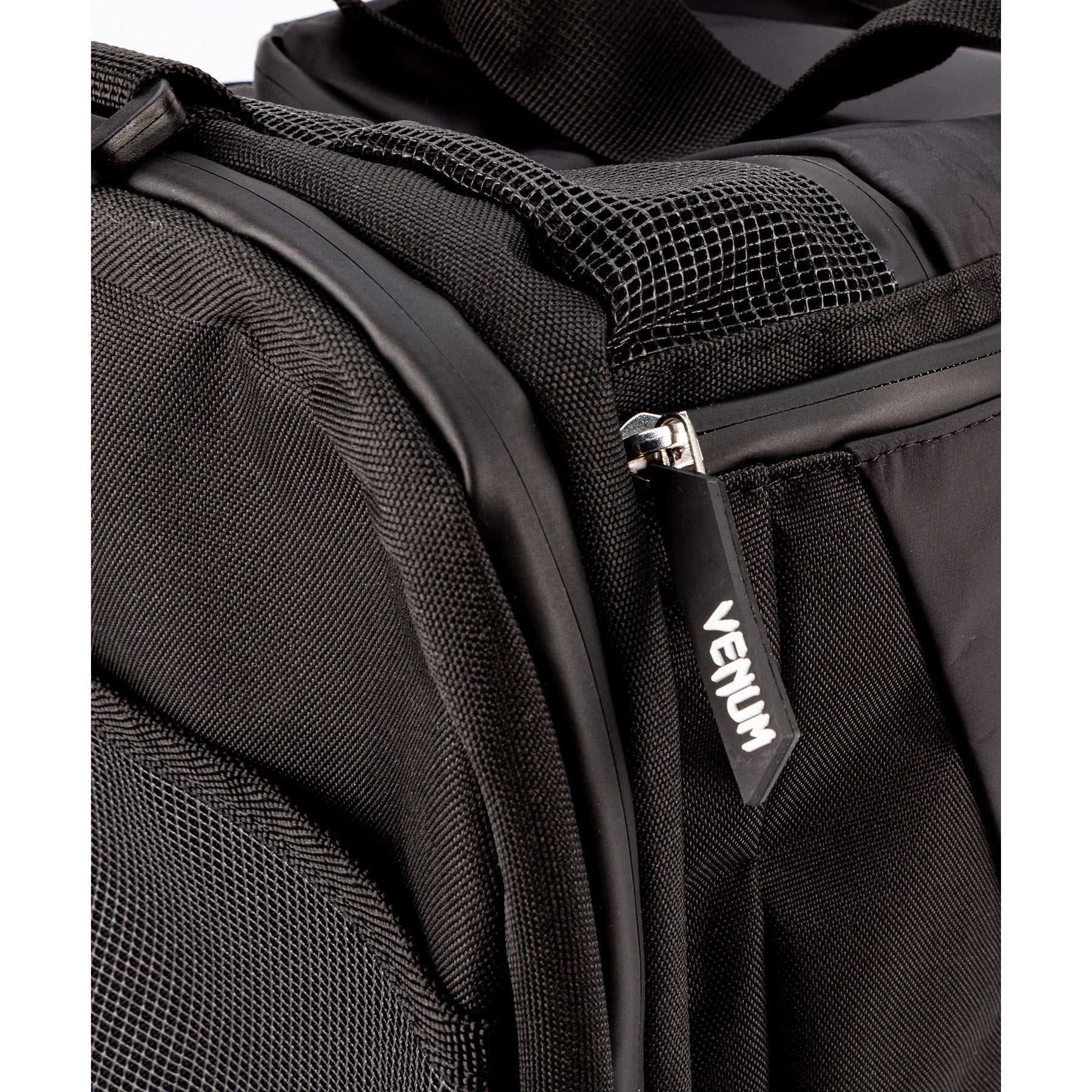 Venum zip and bag detail